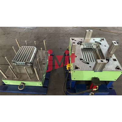 Форма багажу з вуглецевого волокна